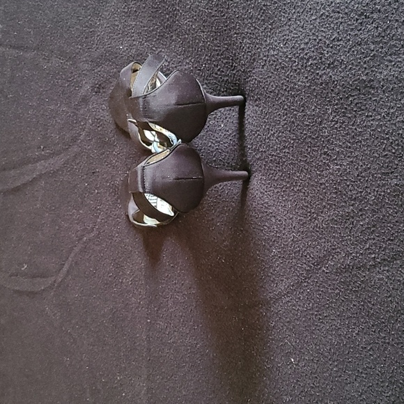 Shoes - Picture 3 of 4